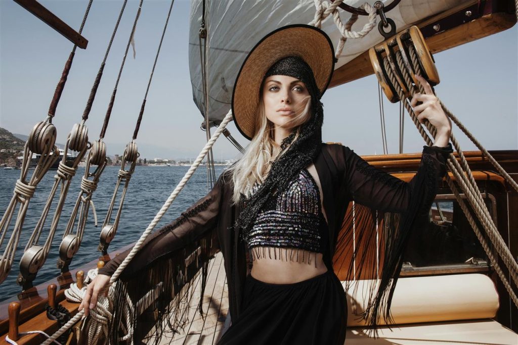 Top Fashion Influencers to Follow for Daily Style Inspiration